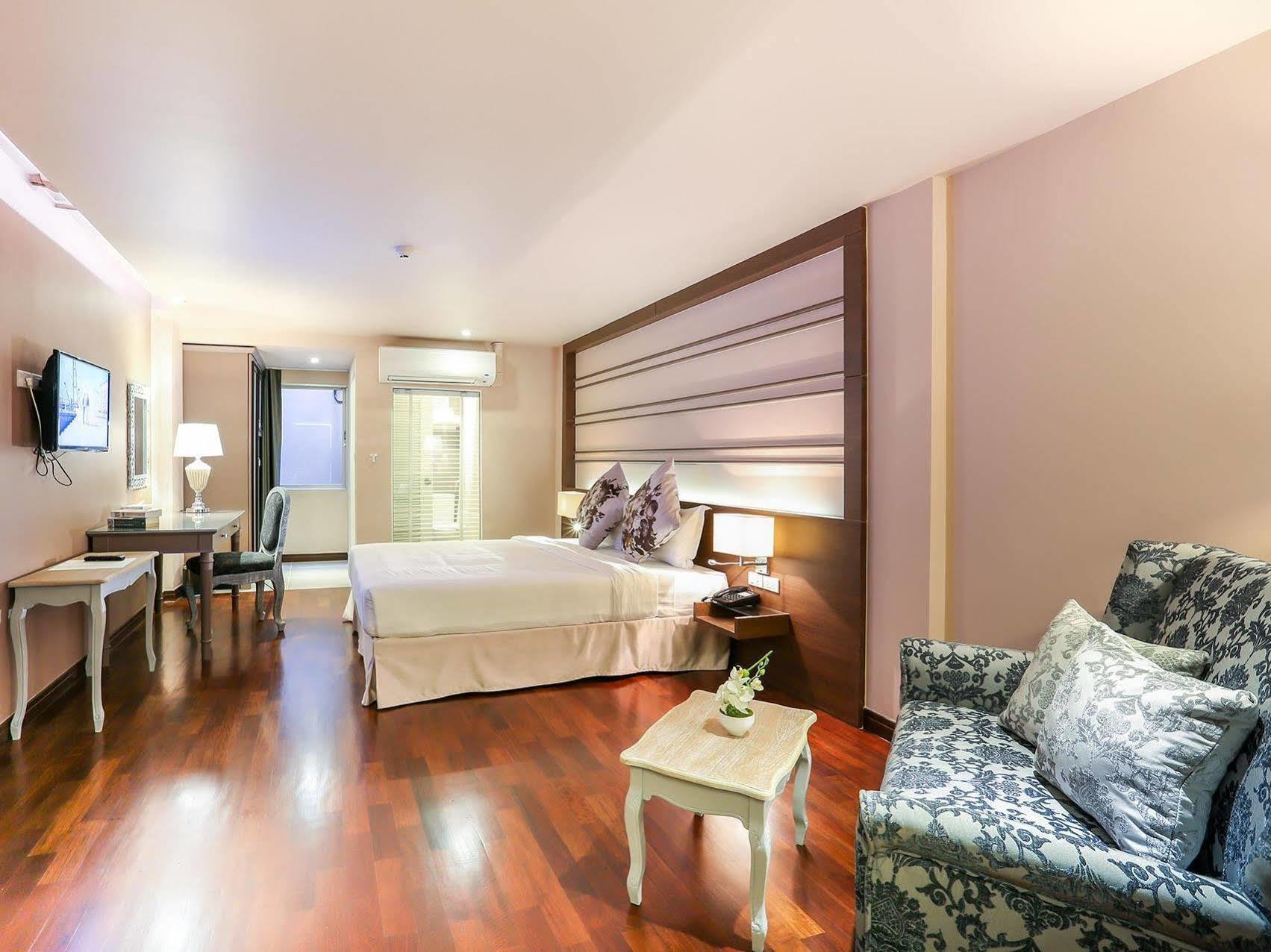 The Sathon Vimanda Hotel Бангкок Екстер'єр фото